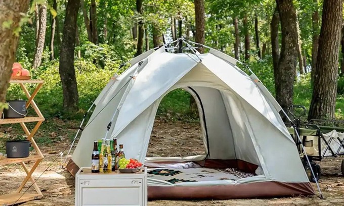 Dunnellon RV Rental | Relaxing tent in private campground 20 minutes from rainbow springs