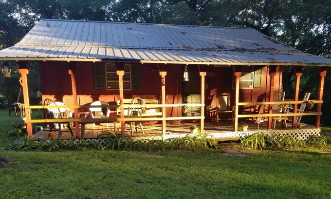 Ocklawaha House | Relish the Complete and Perfect Solitude of your Cabin in the Woods
