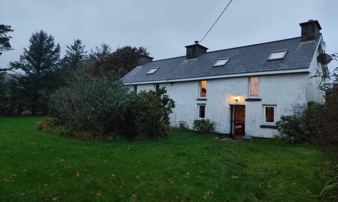 Ardnatrush Cottage | Remarkable remote 3-Bed Cottage in Ahakista durrus