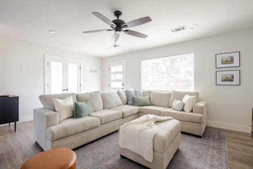 Georgetown House | Remodeled 4BR 2BA Steps from Georgetown Square