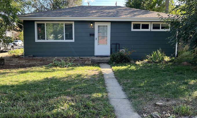 Lafayette House | Remodeled Charming Vintage Home in Old Town