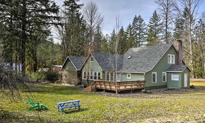 Idanha House | Remote Escape: Riverside Home w/Scenic Views