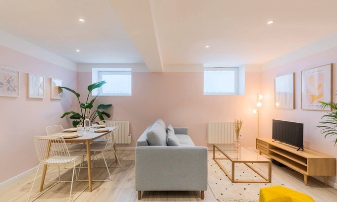 Vauban Esquermes Apartment | Renovated apartment in semi-basement & hypercentre