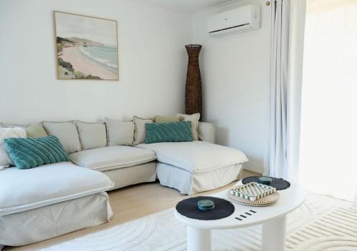 Varsity Lakes House | Renovated Family Retreat Pet Friendly