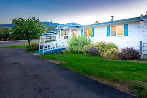 Salmon House | Renovated Salmon Refuge