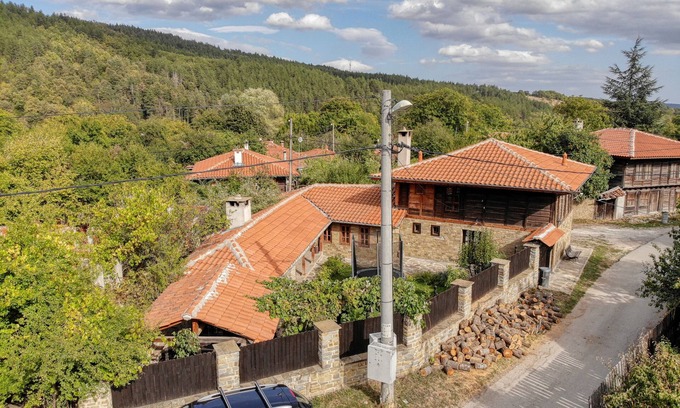 Medven House | Rent-a-villa with outdoor jacuzzi, BBQ, trampoline and indoor infrared sauna