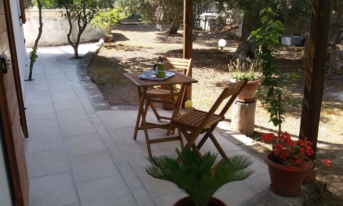 Marina di Novaglie Apartment | RESIDENCE ULIVETO IN SALENTO, STUDIO IN A COUNTRYSIDE A FEW KM FROM THE SEA