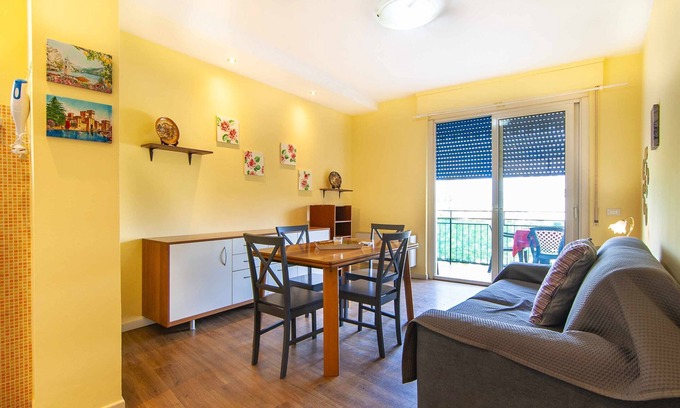 Montioni Apartment | Residence Florida B10 - 200m from the lakefront