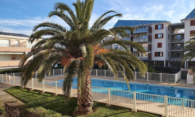 Le Lavandou Apartment | Residence Le Riviera Le Lavandou with swimming pool and beach 500m away