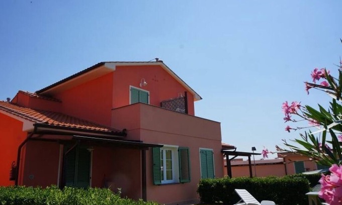 Vada House | Residence Rosa dei Venti Bungalow Tramontana for 6 persons