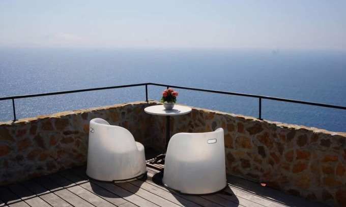 Ensues-la-Redonne Apartment | Residential flat