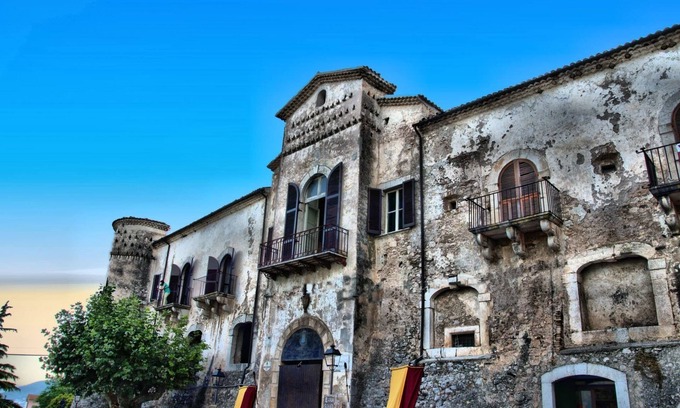 Macchia d'Isernia House | Residenza del Castello di Fornelli. Historic house with mountain view