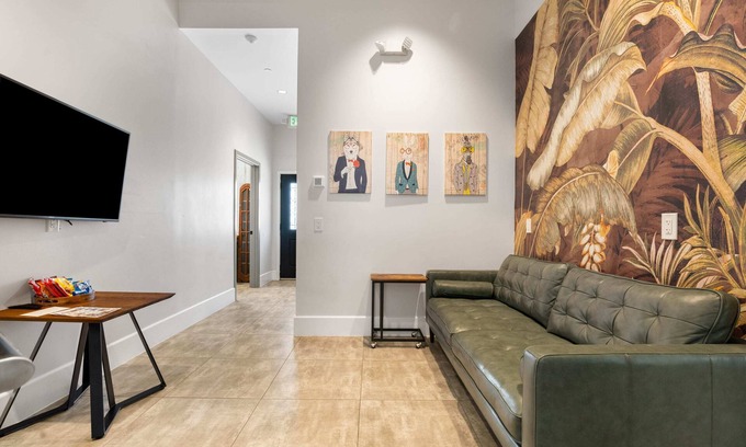 Stockton Hotel | Resort Perks: 11 beds, monastery bunks, kitchen