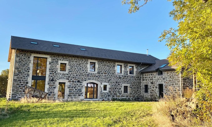 Saint-Front House | Restored farmhouse at 1200 m'in the heart of Prés Hauts du Mezenc