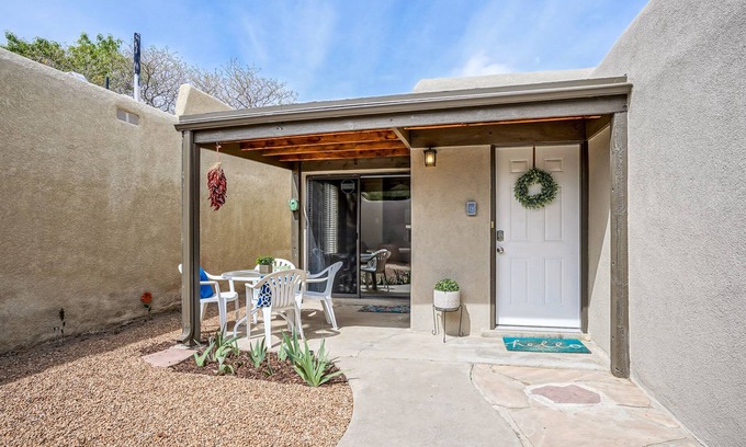 Northeast Heights House | Retro Condo in the North East Heights, 2bd/1ba, garage, Pet friendly