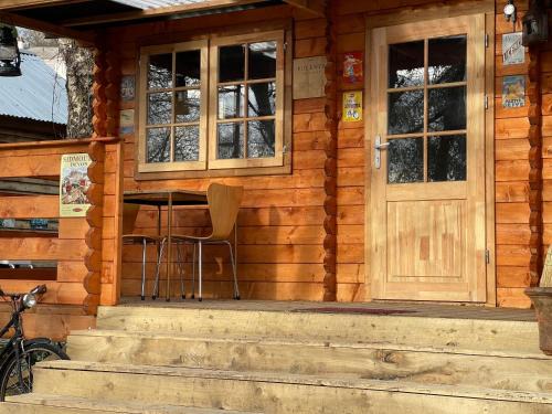 Bovey Tracey House | Retro Lodge nr Dartoor with hot tub & opt sauna