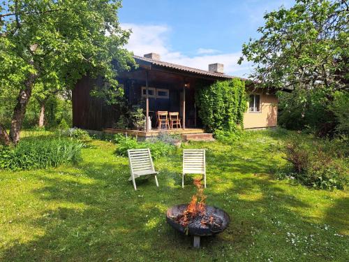 Kadriorg House | Retrohõnguline suvila saunaga Laulasmaal, privaatne puhkus mere lähedal