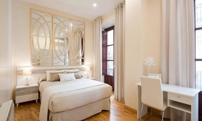 Central District Apartment | REYES CATÓLICOS II