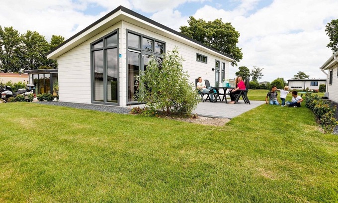 Avenhorn Ski Chalet | ✓ Rialto at Park Westerkogge ✓ Holiday home for 6 people ✓ Located in Berkhout (North Holland) ✓ Waterfront holiday resort ✓ Book directly at the resort