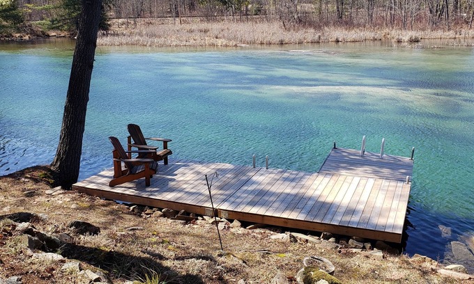 Washago House | River Front Cottage Washago, gateway to Muskoka 3BRs, 2.5 Baths. Easy Access