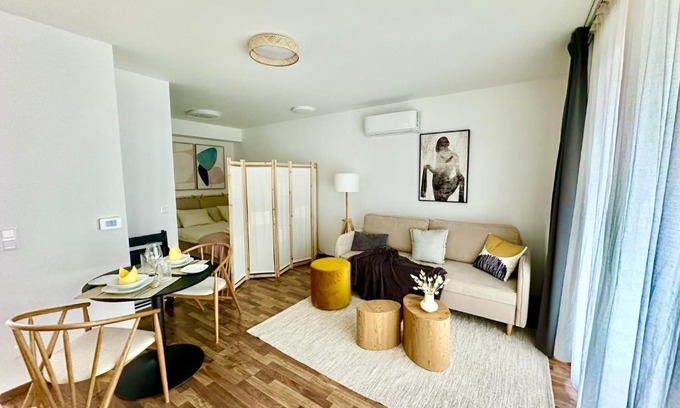 Belso-Ferencvaros Apartment | River Passage Budapest Garage/AC/Balcony