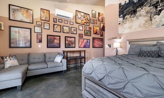 Virgin Apartment | River Rock Studio w/private courtyard, 20 minutes to Zion