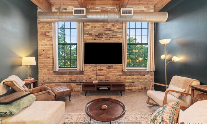 Grand Rapids Condo | Riverfront Condo for Professionals with Workspace & Prime Medical Mile Access.n