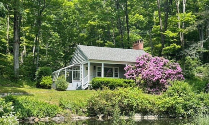 West Cornwall Cottage | Riverfront Paradise with Stylish Cottage