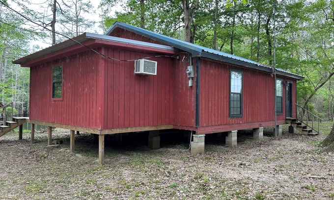 Jasper Cabin | Riverfront secluded 3-bedroom cabin on the scenic Neches River
