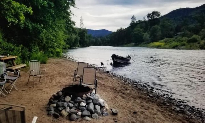 Grants Pass Bed & Breakfast | Riverlife
