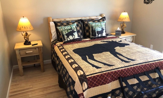 Grants Pass House | Riverside Cabin 6