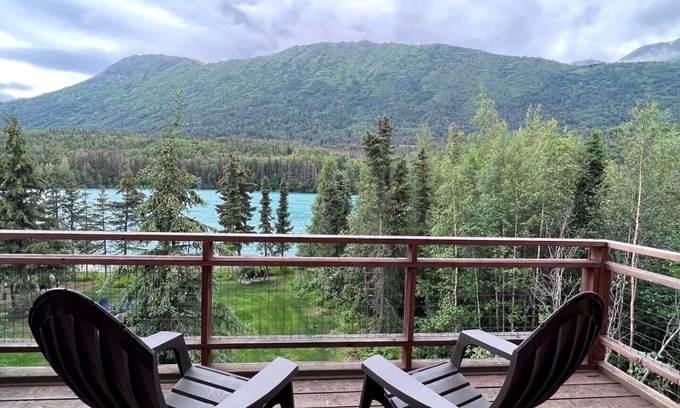 Cooper Landing Cabin | Riverside Cabin - Modern Cabin with Incredible Kenai River Views