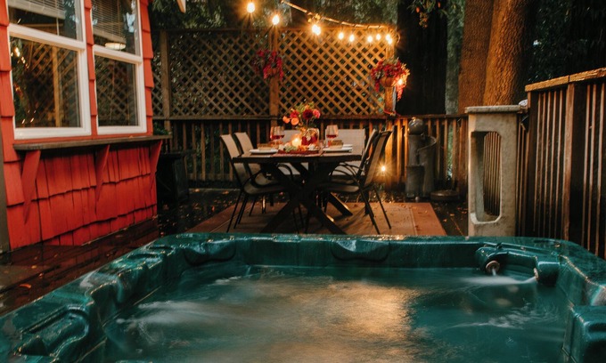 Hacienda Cabin | Riverside love shack