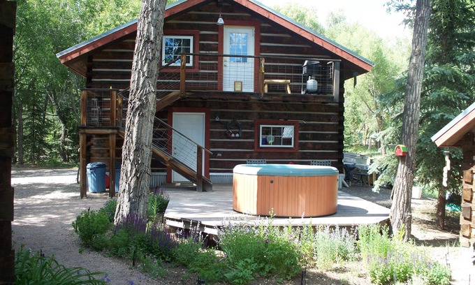 South Fork Cabin | Riverside Meadows Studio Cabin on the Rio Grande - Discounted Golf, Raft & Kayak