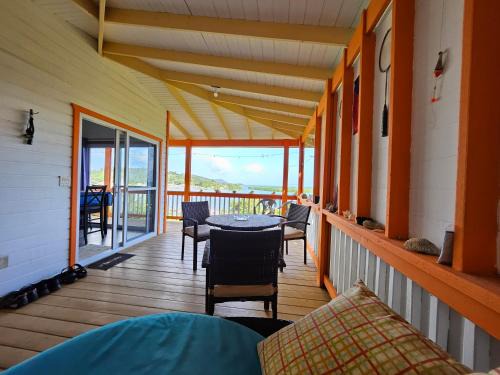 Jonesville House | Roatan - house for 4 by the sea