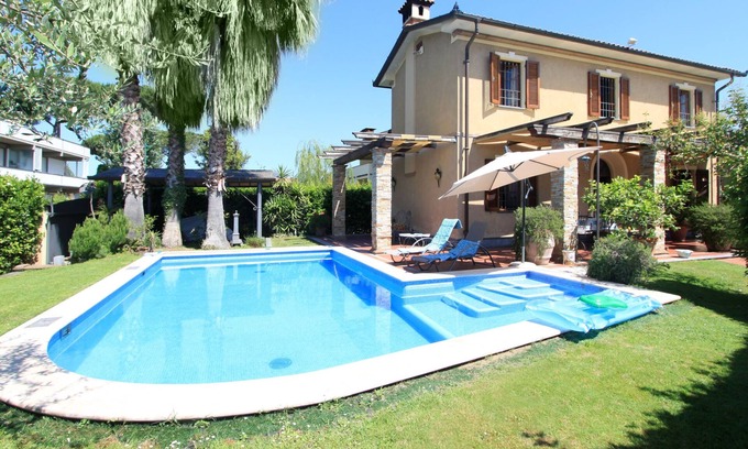 Forte dei Marmi House | Roberto by Interhome