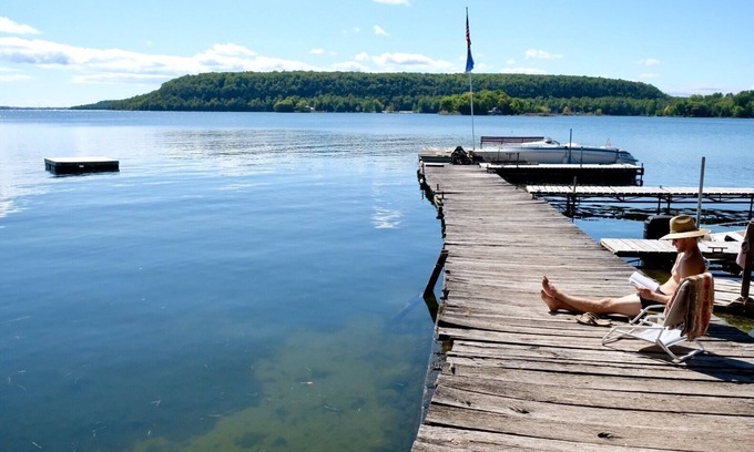 Idlewild Cottage | Robertson's Cottages Door County Waterfront Resort Sportsman's Home Dog Friendly
