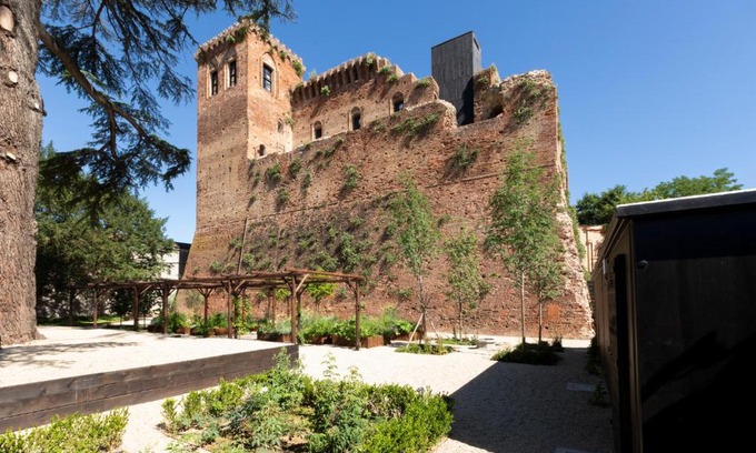 Arignano Hotel | Rocca di Arignano