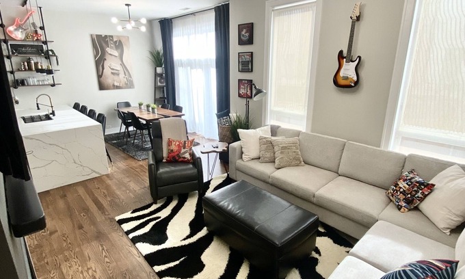 Southeast Omaha Condo | Rock N Roll Condo Old Market w Rooftop Patio!