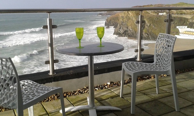 Newquay City Centre Apartment | Rocklands studio with incredible views across the sea and beaches and cliffs