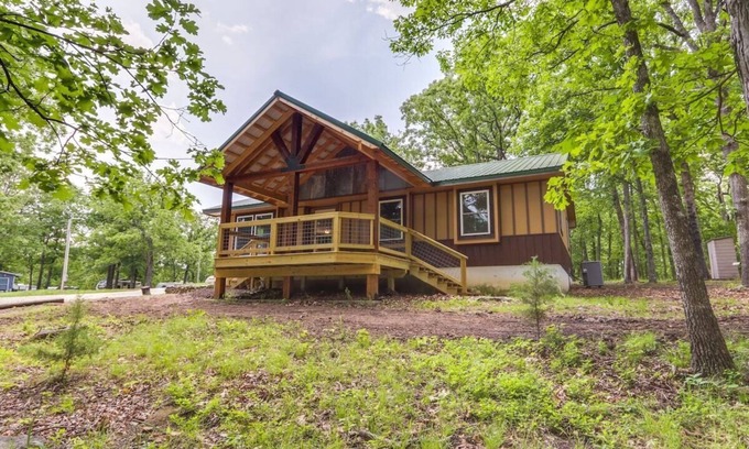 Pittsburg House | Rocky Top Cabin - a lakeside hidden gem