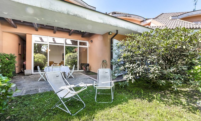 Ispra Apartment | Rododendro Rosso, Ispra, Italy