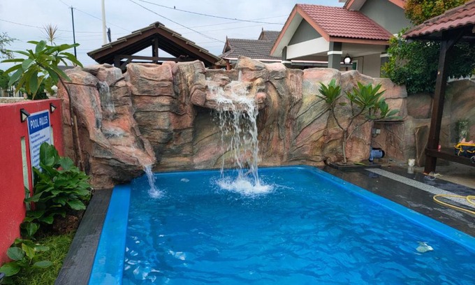 Klebang Besar House | Roemahkoe Holidayhome