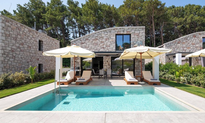 Asgourou Villa | Rokas Luxury Villas- Villa Dimitra
