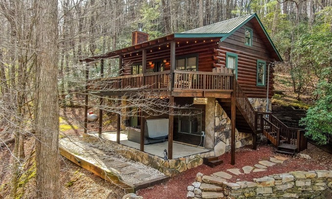 Walnut Mountain Cabin | Rolling Ridge | Ellijay, GA