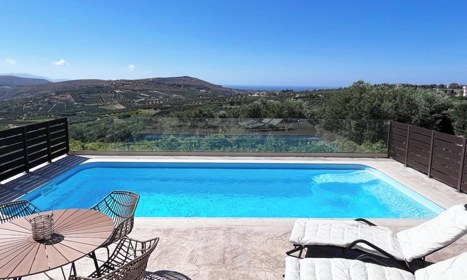 Episkopi Villa | Romance at Villa Dionysos w heated pool