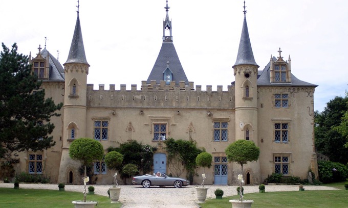 Vieuzos House | Romantic Private Chateau Apartment in Beautiful French Countryside