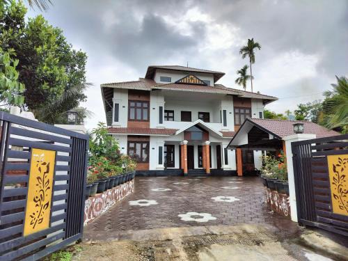 Sulthan Bathery House | Roneys Villa