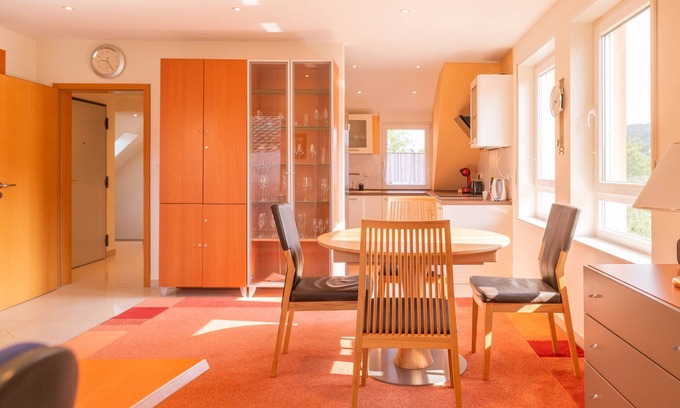 Schriesheim Condo | Rooftop: 85sqm² | castle view | loggia | office | air conditioning