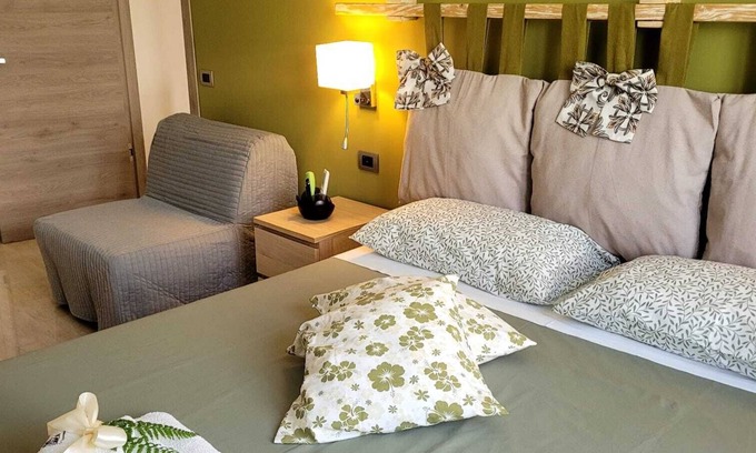 Pompei Bed & Breakfast | Room 102 - studio apartment.